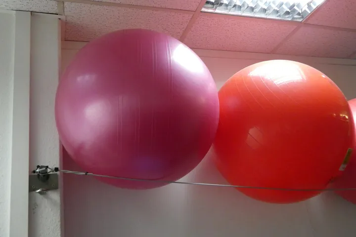 2x Tonkey Gymnastikball, rot (Original Pezzi)
